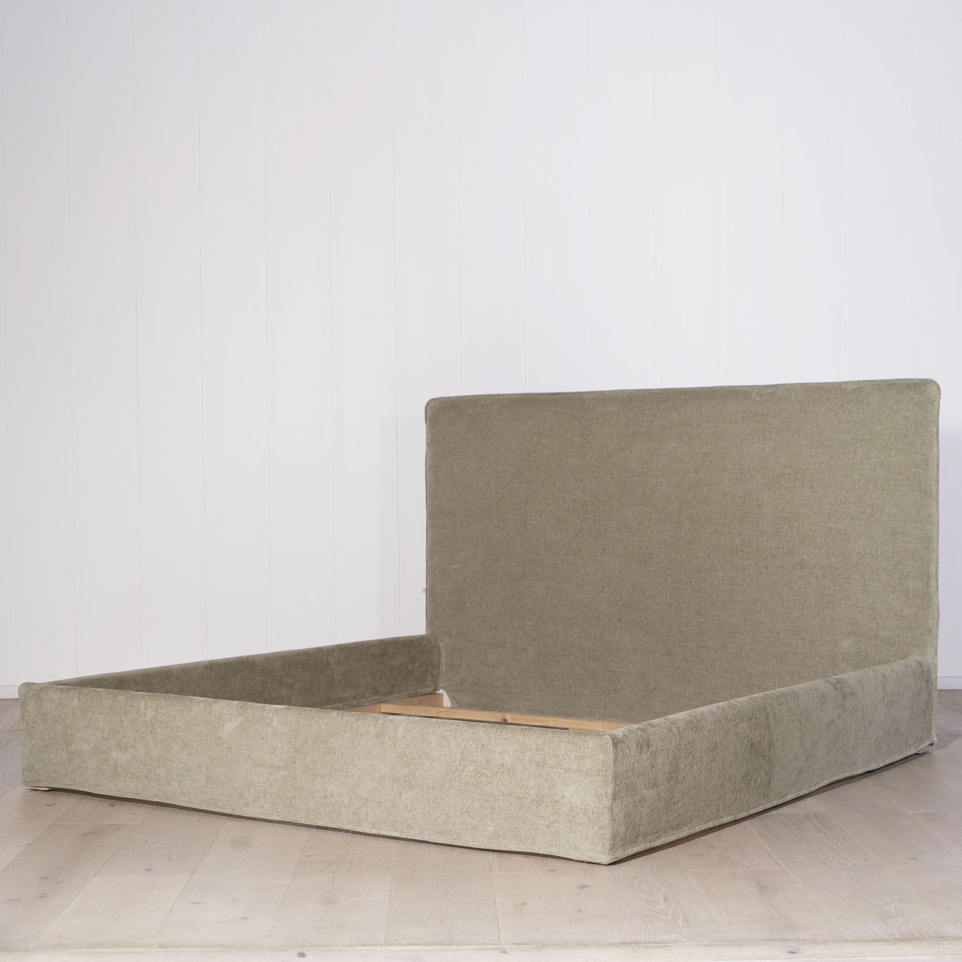 Langley Bed